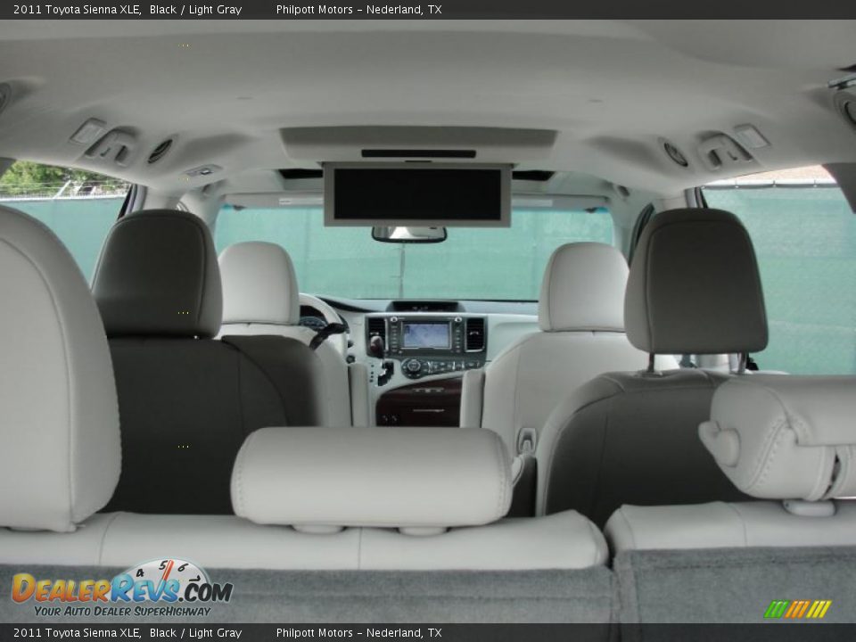 Light Gray Interior - 2011 Toyota Sienna XLE Photo #21