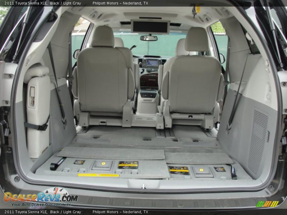 Light Gray Interior - 2011 Toyota Sienna XLE Photo #22
