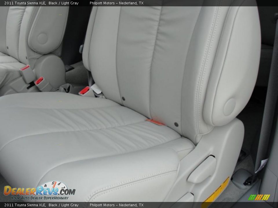 2011 Toyota Sienna XLE Black / Light Gray Photo #24