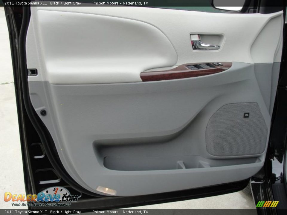 Door Panel of 2011 Toyota Sienna XLE Photo #27