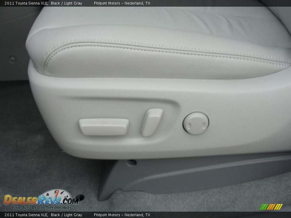 2011 Toyota Sienna XLE Black / Light Gray Photo #30
