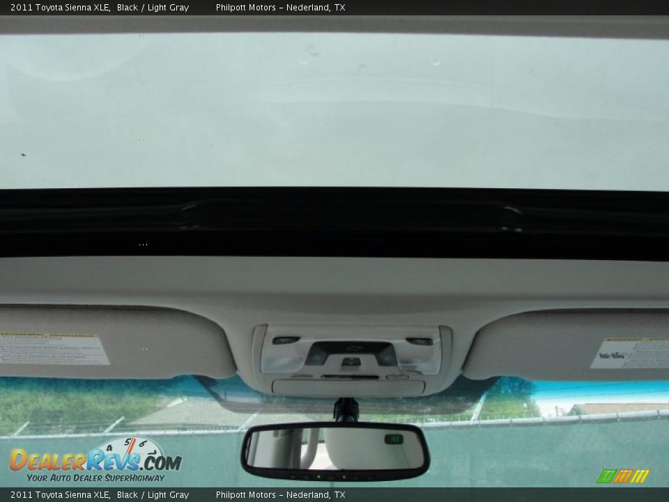2011 Toyota Sienna XLE Black / Light Gray Photo #31
