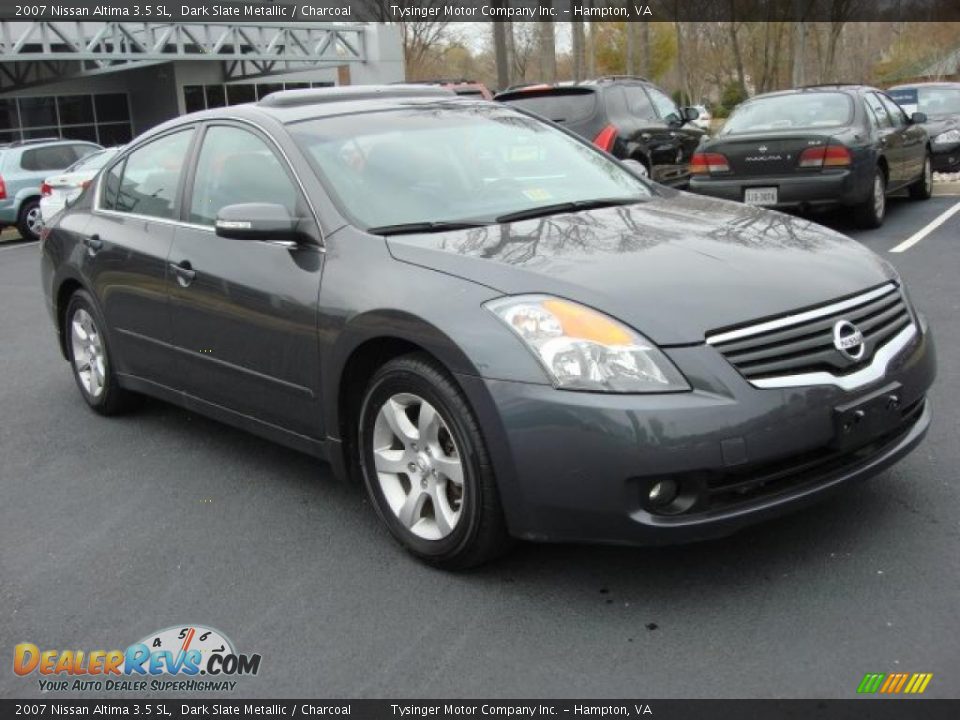 Front 3/4 View of 2007 Nissan Altima 3.5 SL Photo #7