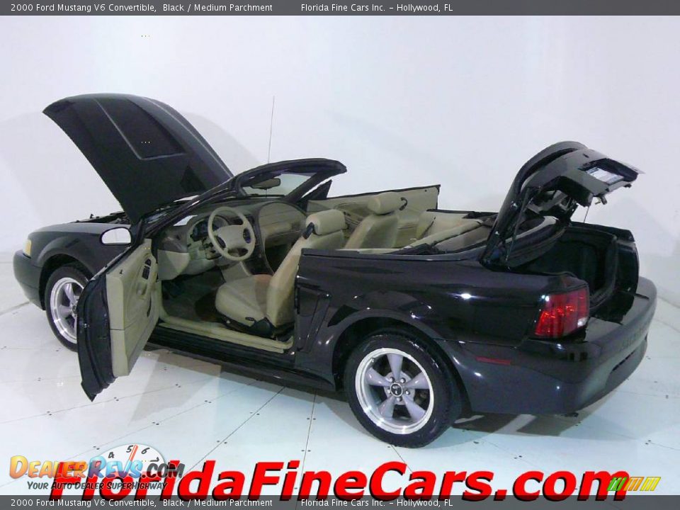 2000 Ford Mustang V6 Convertible Black / Medium Parchment Photo #9