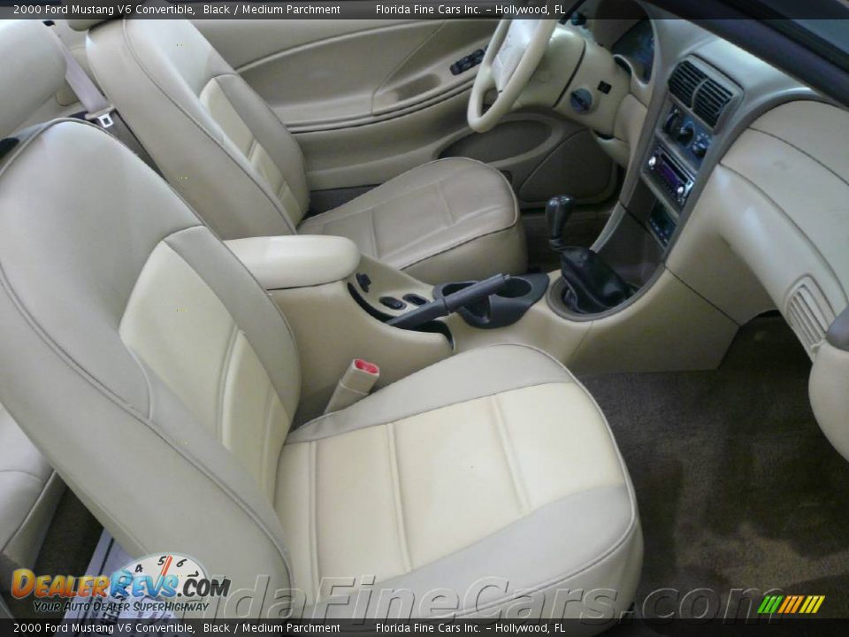 2000 Ford Mustang V6 Convertible Black / Medium Parchment Photo #14