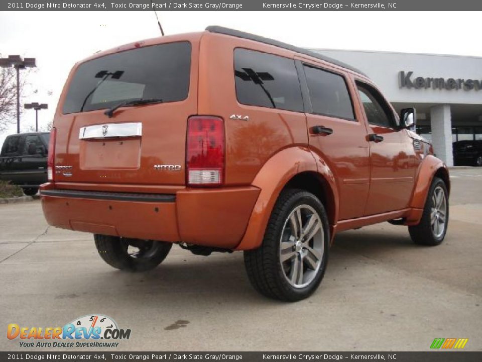 2011 Dodge Nitro Detonator 4x4 Toxic Orange Pearl / Dark Slate Gray/Orange Photo #3