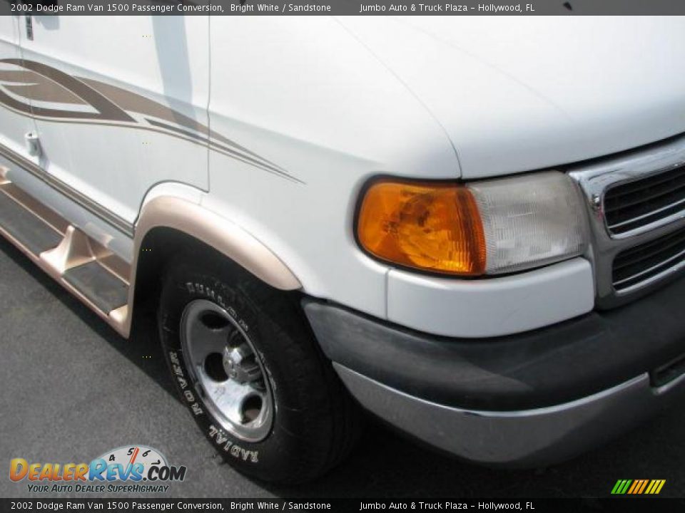 2002 Dodge Ram Van 1500 Passenger Conversion Bright White / Sandstone Photo #2