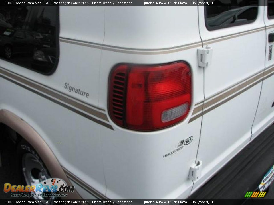 2002 Dodge Ram Van 1500 Passenger Conversion Bright White / Sandstone Photo #7