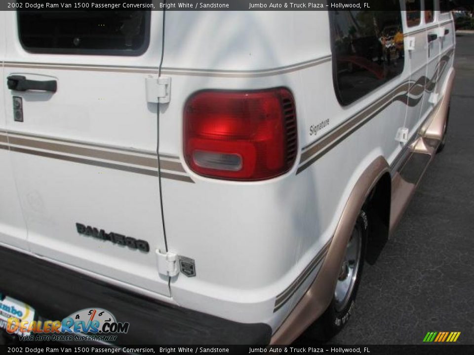 2002 Dodge Ram Van 1500 Passenger Conversion Bright White / Sandstone Photo #12