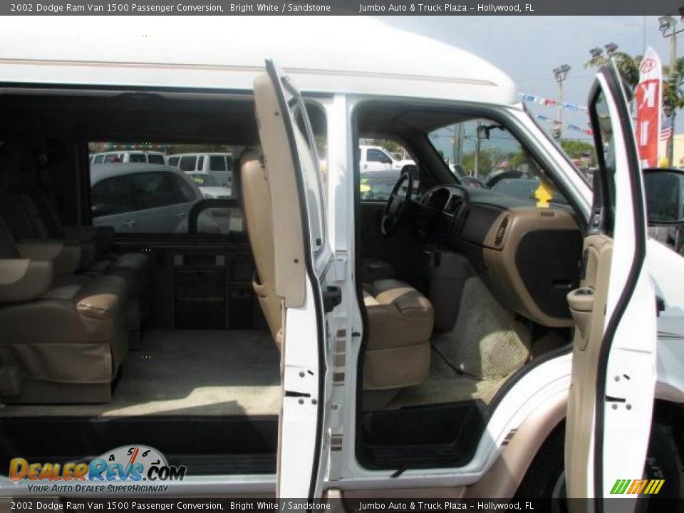 2002 Dodge Ram Van 1500 Passenger Conversion Bright White / Sandstone Photo #15