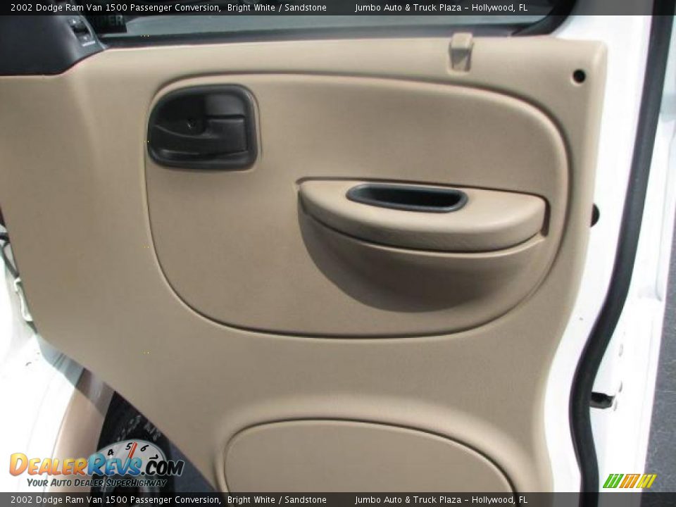 2002 Dodge Ram Van 1500 Passenger Conversion Bright White / Sandstone Photo #18