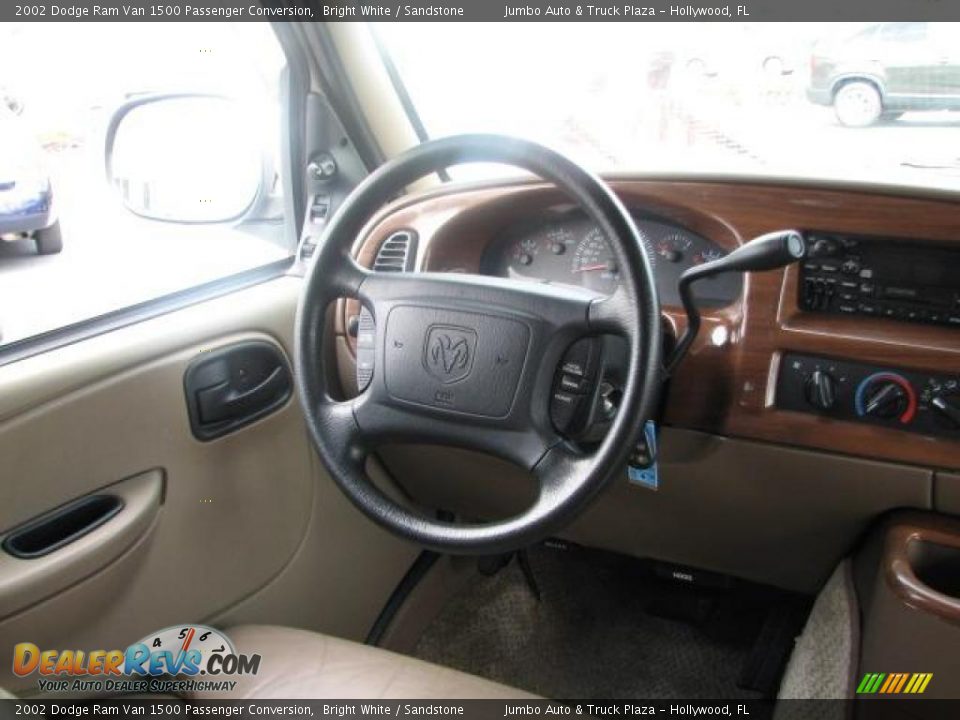 2002 Dodge Ram Van 1500 Passenger Conversion Bright White / Sandstone Photo #20