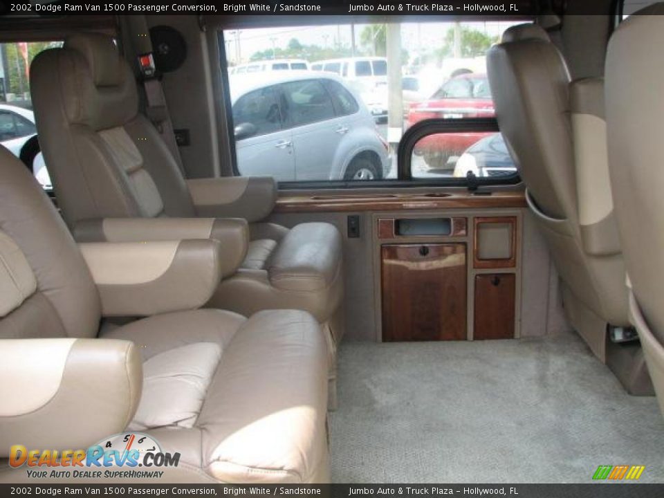 2002 Dodge Ram Van 1500 Passenger Conversion Bright White / Sandstone Photo #23