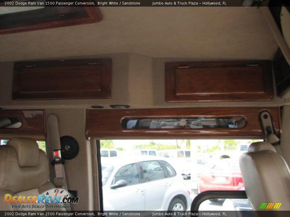 2002 Dodge Ram Van 1500 Passenger Conversion Bright White / Sandstone Photo #24