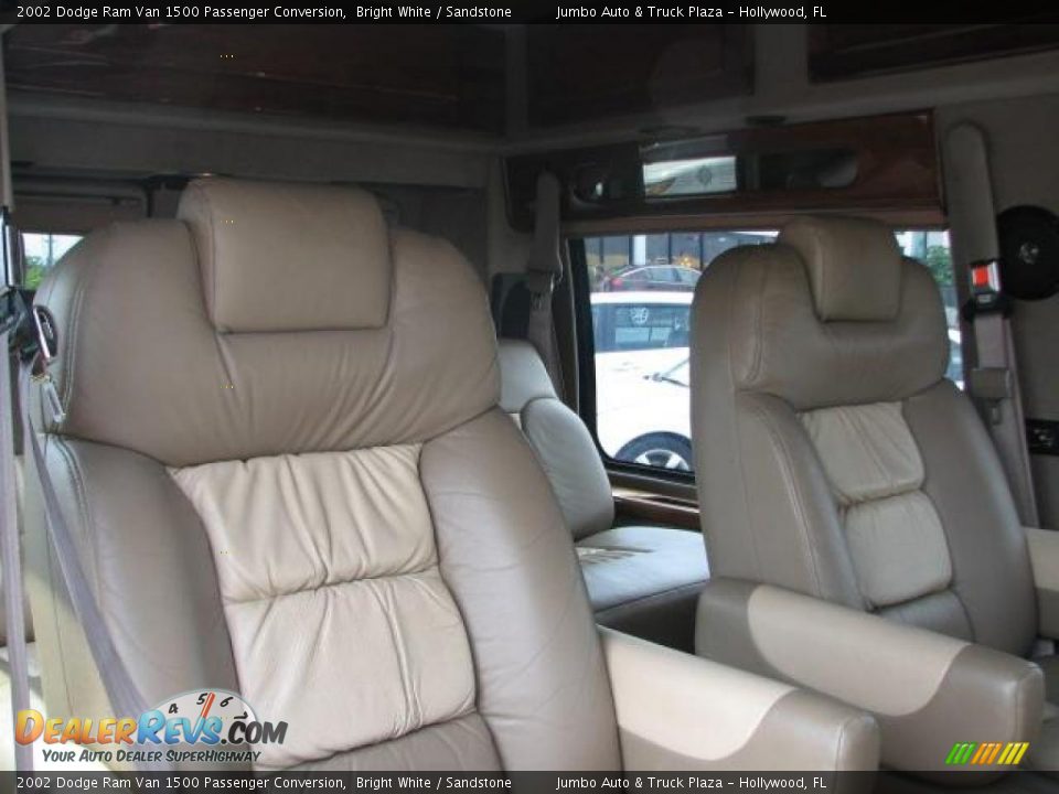 2002 Dodge Ram Van 1500 Passenger Conversion Bright White / Sandstone Photo #25
