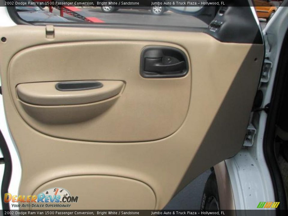 2002 Dodge Ram Van 1500 Passenger Conversion Bright White / Sandstone Photo #28