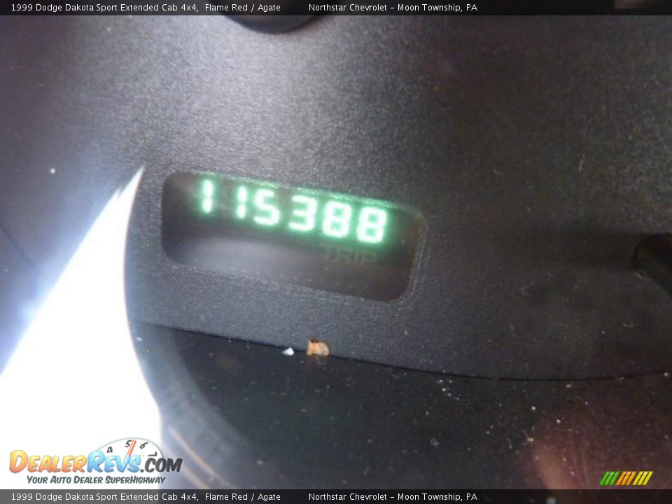 1999 Dodge Dakota Sport Extended Cab 4x4 Flame Red / Agate Photo #15