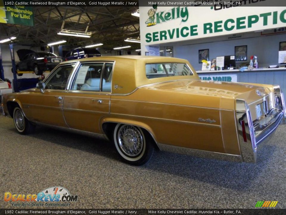 1982 Cadillac Fleetwood Brougham d'Elegance Gold Nugget Metallic / Ivory Photo #3