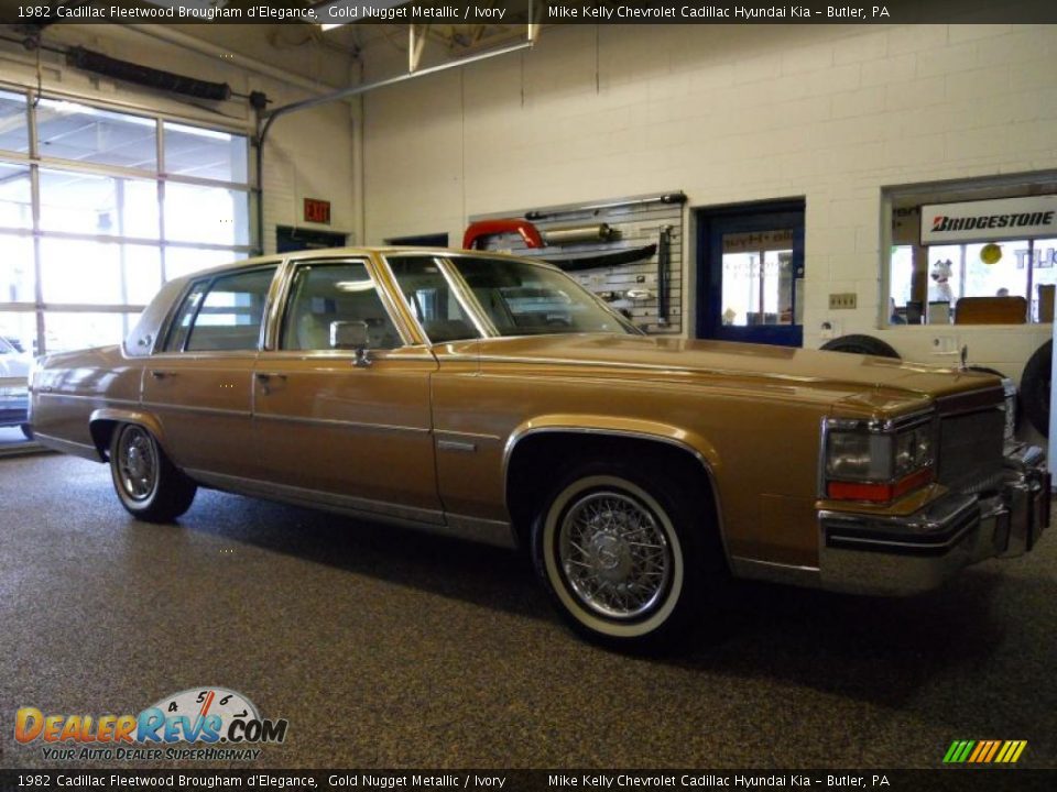 1982 Cadillac Fleetwood Brougham d'Elegance Gold Nugget Metallic / Ivory Photo #6