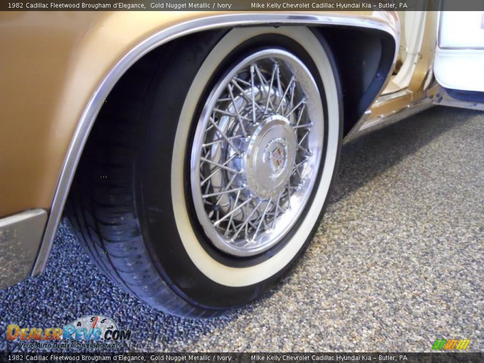 1982 Cadillac Fleetwood Brougham d'Elegance Gold Nugget Metallic / Ivory Photo #13