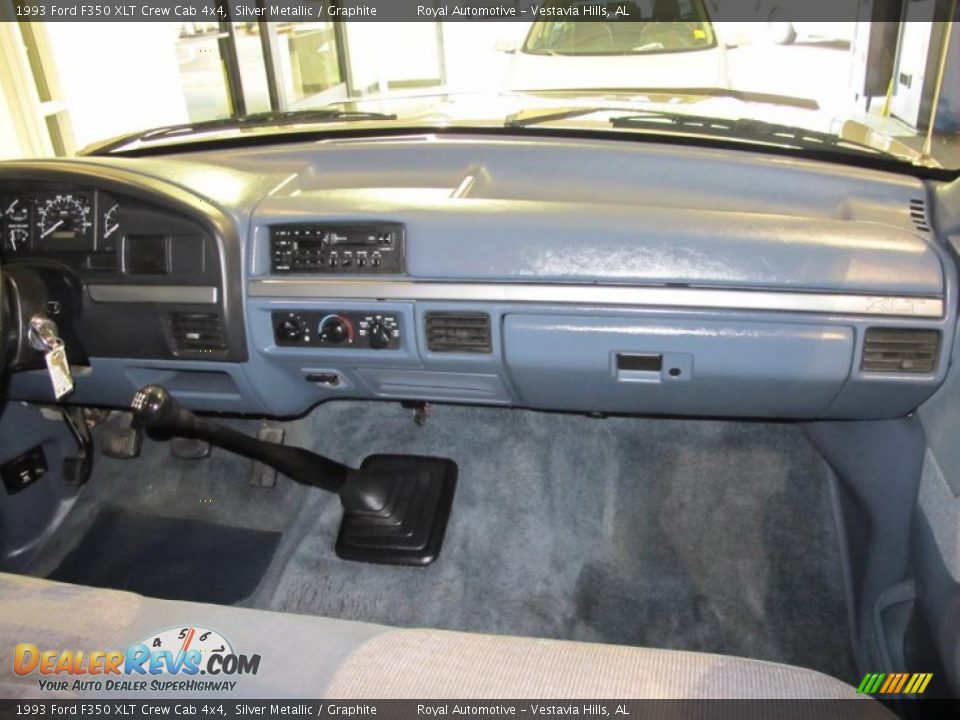 Dashboard of 1993 Ford F350 XLT Crew Cab 4x4 Photo #8