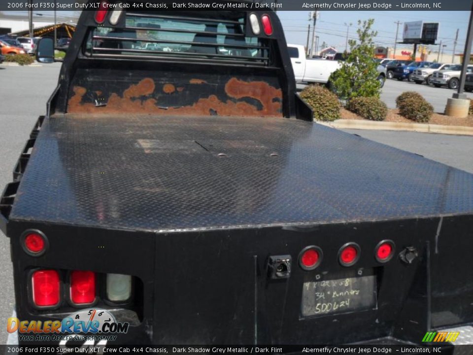 2006 Ford F350 Super Duty XLT Crew Cab 4x4 Chassis Dark Shadow Grey Metallic / Dark Flint Photo #20