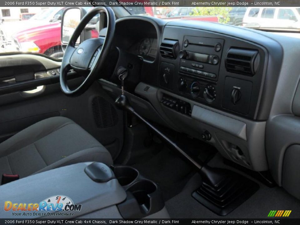 2006 Ford F350 Super Duty XLT Crew Cab 4x4 Chassis Dark Shadow Grey Metallic / Dark Flint Photo #24