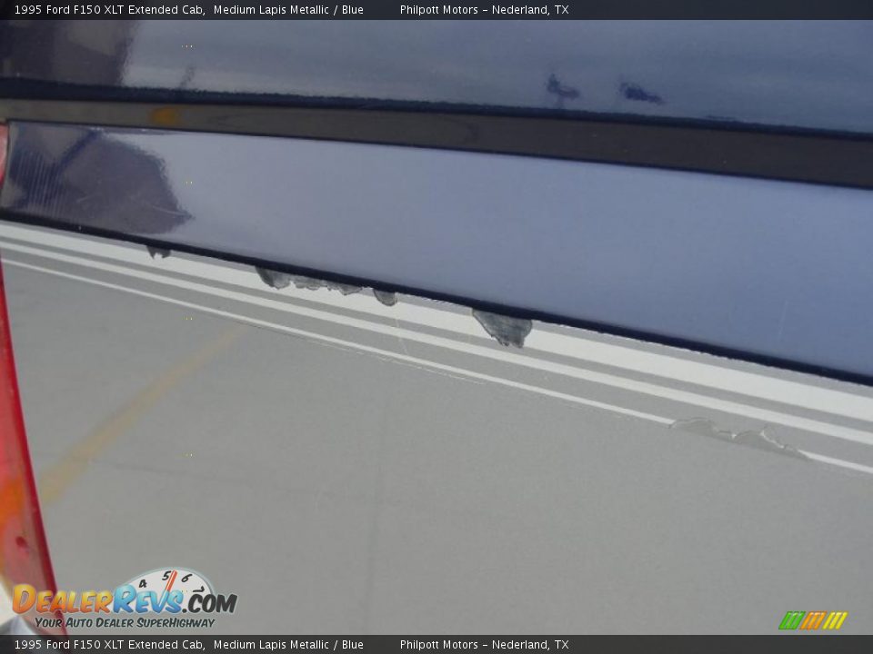 1995 Ford F150 XLT Extended Cab Medium Lapis Metallic / Blue Photo #26