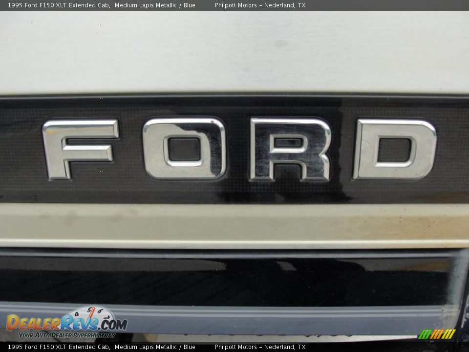 1995 Ford F150 XLT Extended Cab Medium Lapis Metallic / Blue Photo #28