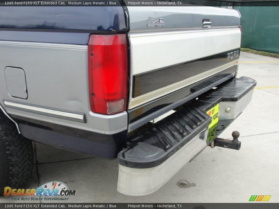 1995 Ford F150 XLT Extended Cab Medium Lapis Metallic / Blue Photo #35