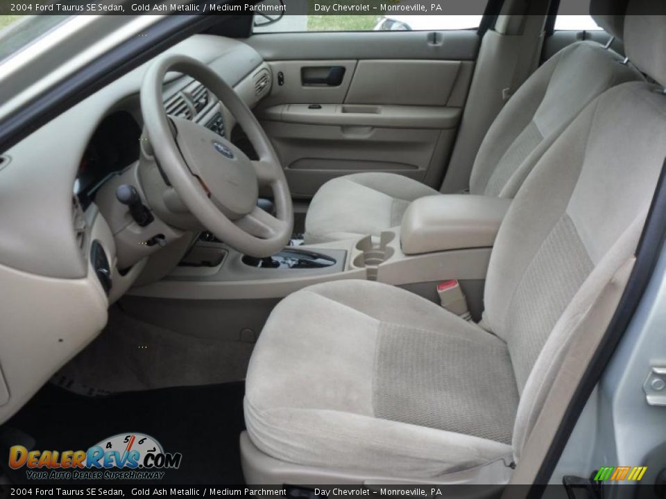 Medium Parchment Interior 2004 Ford Taurus Se Sedan Photo