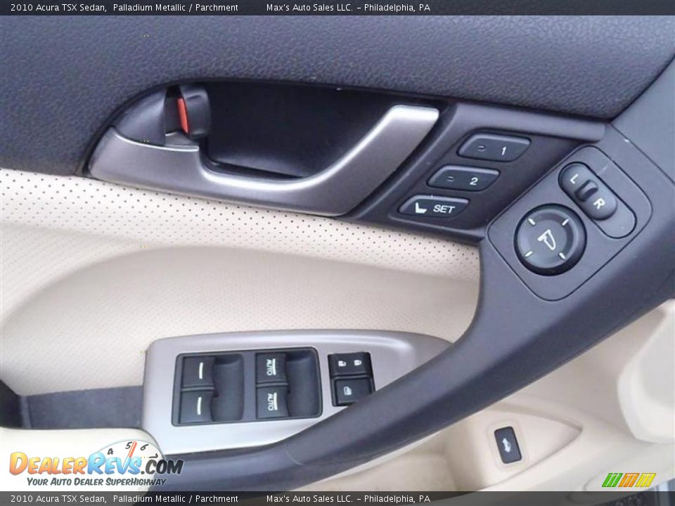 Controls of 2010 Acura TSX Sedan Photo #27