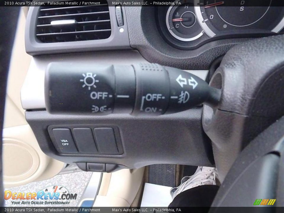 Controls of 2010 Acura TSX Sedan Photo #33