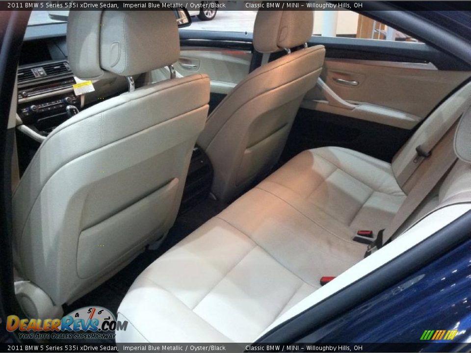 Oyster/Black Interior - 2011 BMW 5 Series 535i xDrive Sedan Photo #11