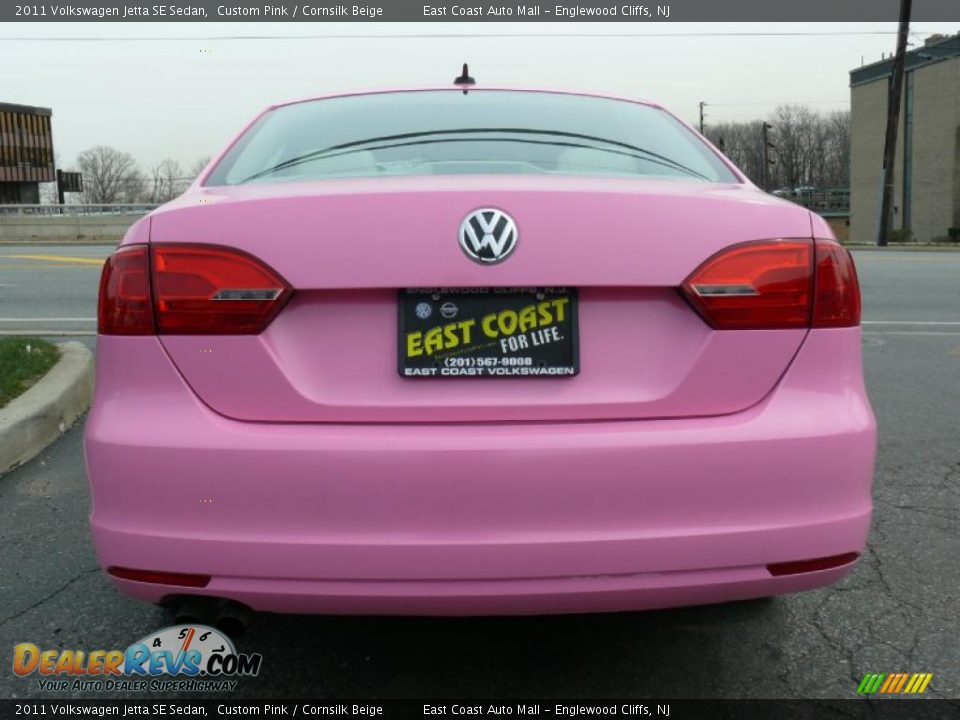 2011 Volkswagen Jetta SE Sedan Custom Pink / Cornsilk Beige Photo #4