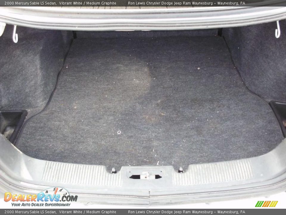 2000 Mercury Sable LS Sedan Trunk Photo #16