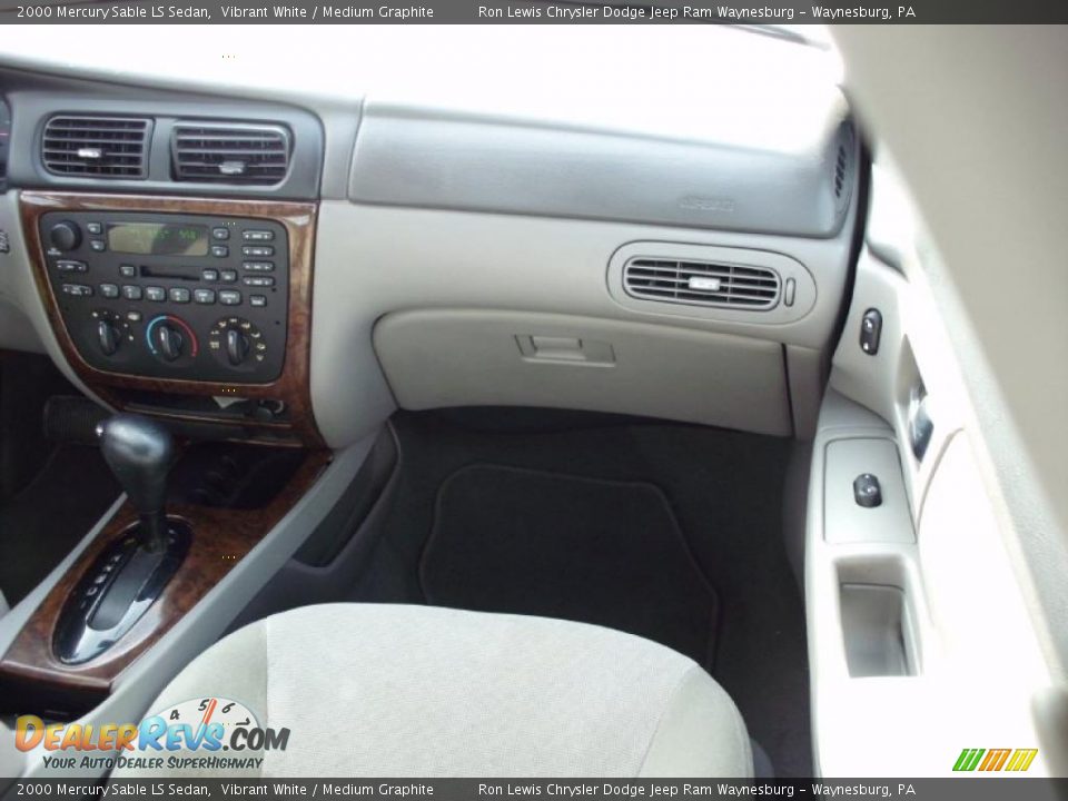 2000 Mercury Sable LS Sedan Vibrant White / Medium Graphite Photo #18