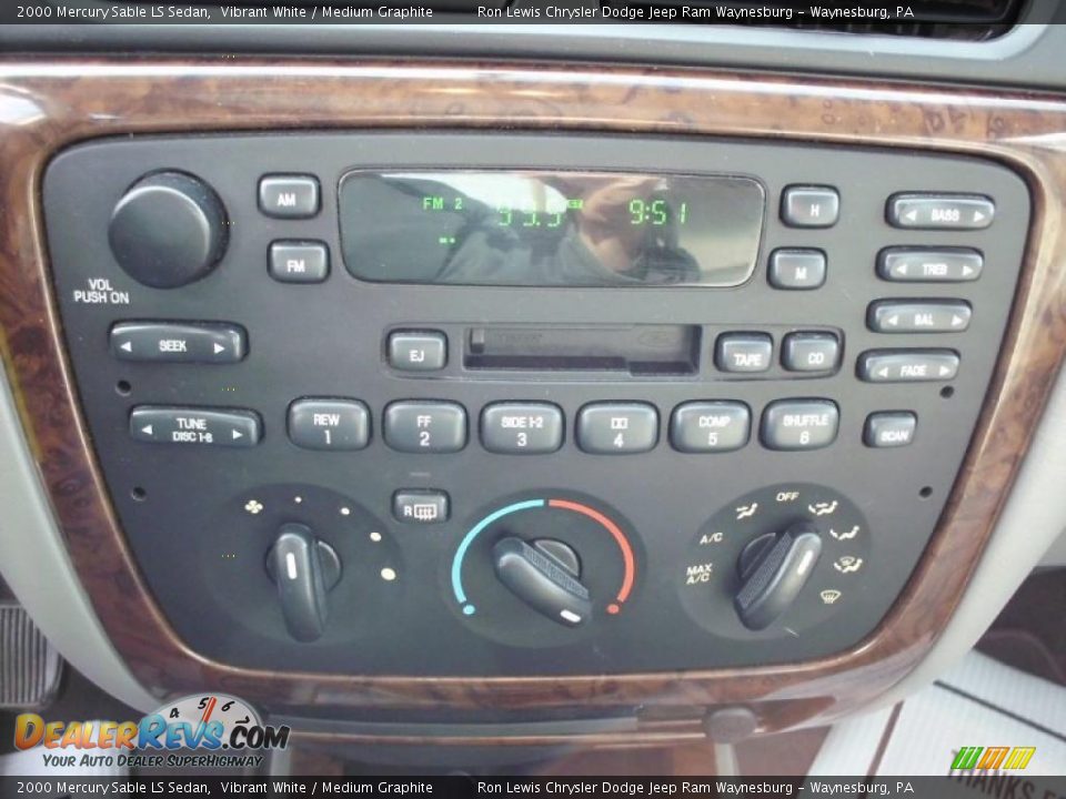 Controls of 2000 Mercury Sable LS Sedan Photo #24