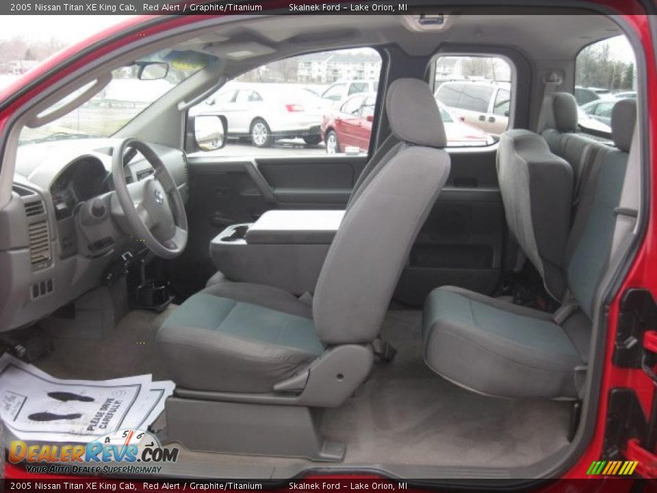 Graphite/Titanium Interior - 2005 Nissan Titan XE King Cab Photo #2