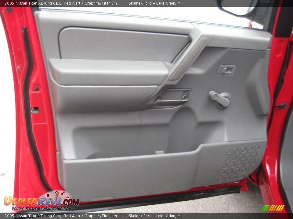 2005 Nissan Titan XE King Cab Red Alert / Graphite/Titanium Photo #20