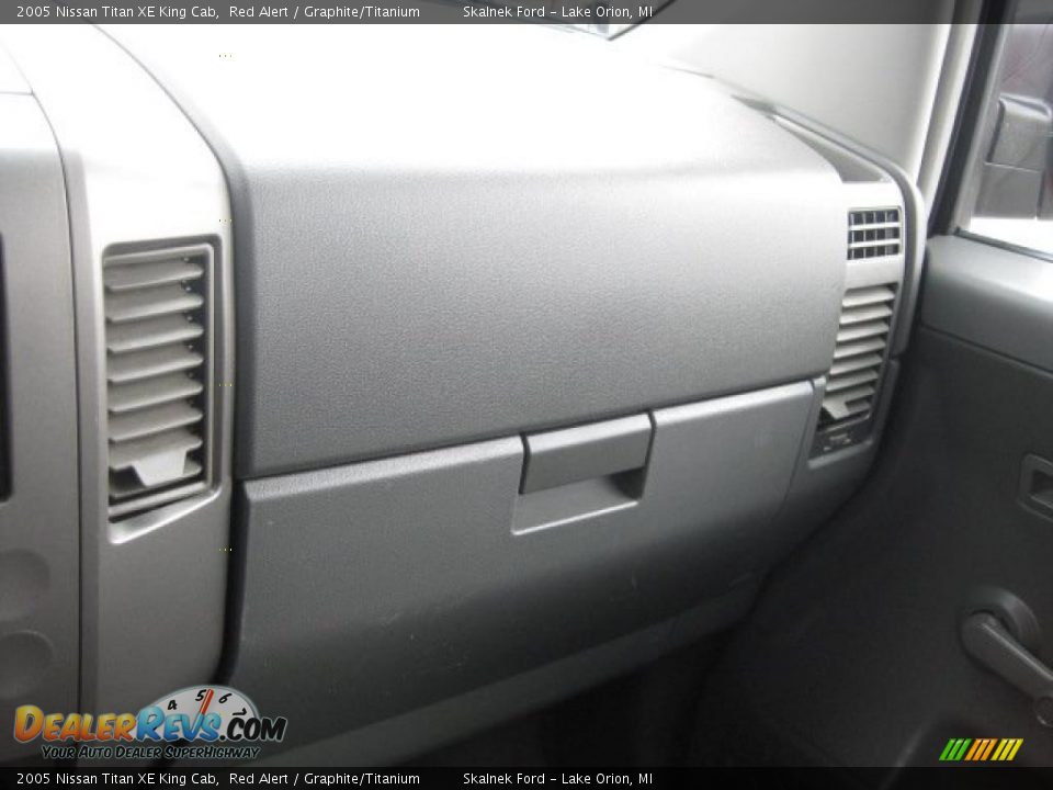 2005 Nissan Titan XE King Cab Red Alert / Graphite/Titanium Photo #30