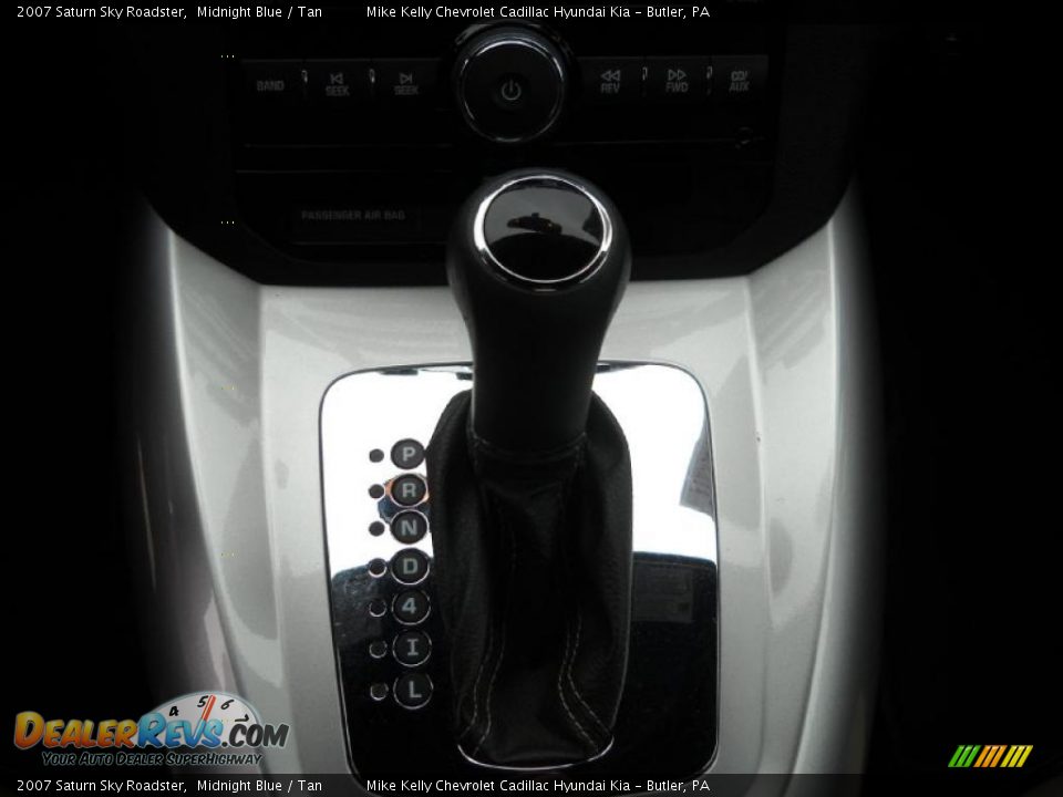 2007 Saturn Sky Roadster Shifter Photo #18