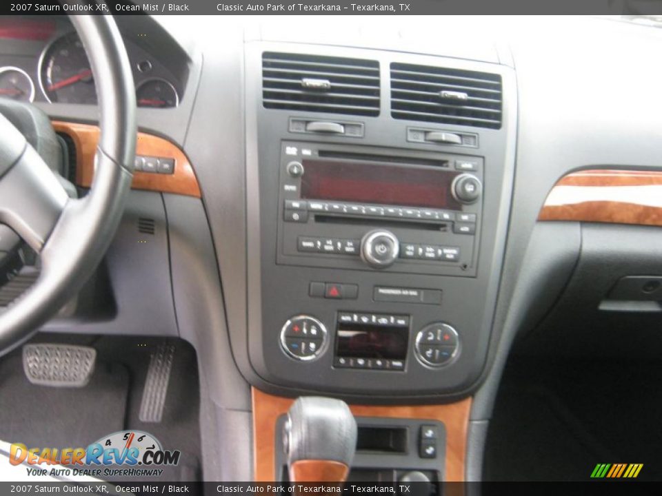 2007 Saturn Outlook XR Ocean Mist / Black Photo #9
