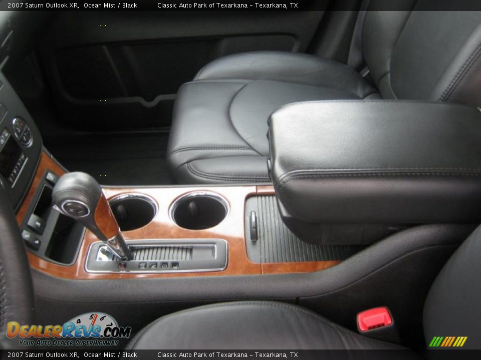 2007 Saturn Outlook XR Ocean Mist / Black Photo #12