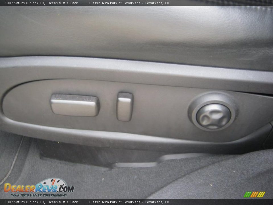 2007 Saturn Outlook XR Ocean Mist / Black Photo #15