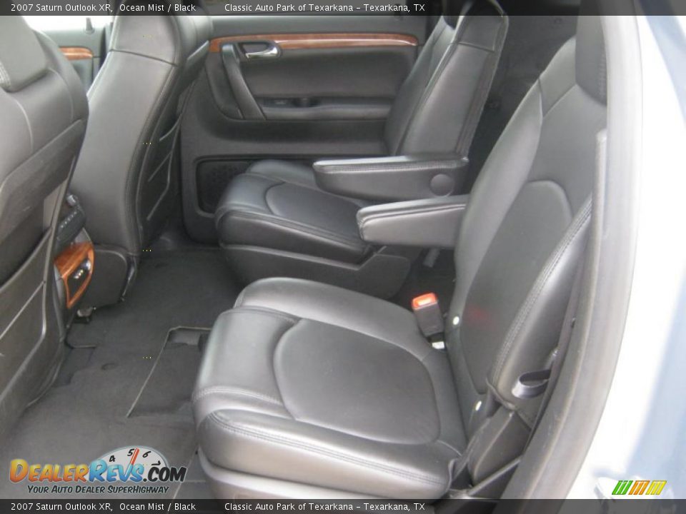 Black Interior - 2007 Saturn Outlook XR Photo #16