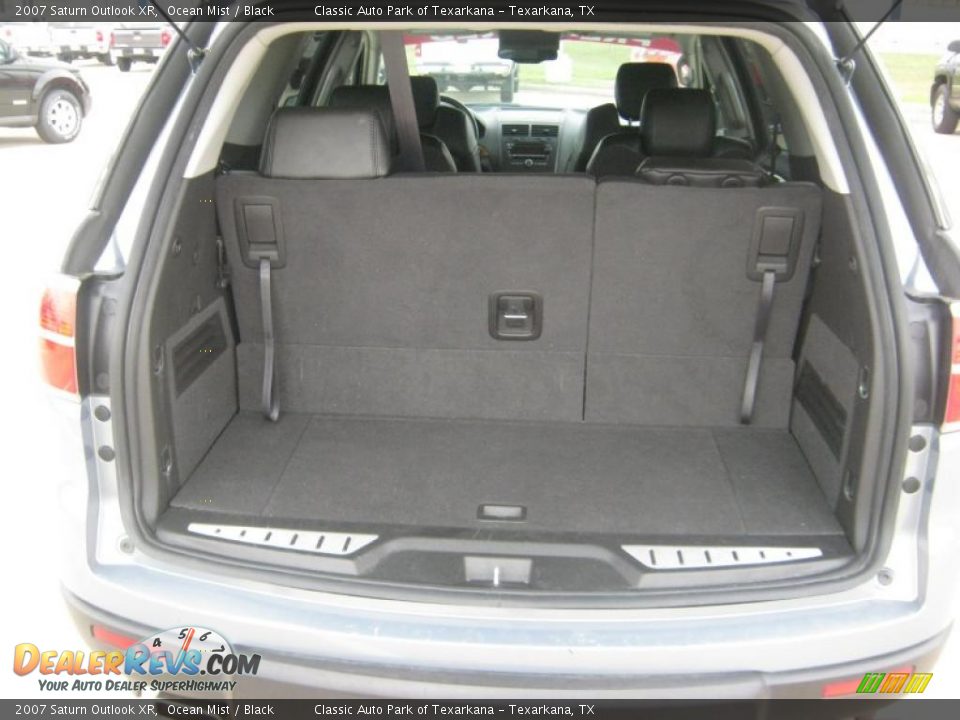 2007 Saturn Outlook XR Trunk Photo #22