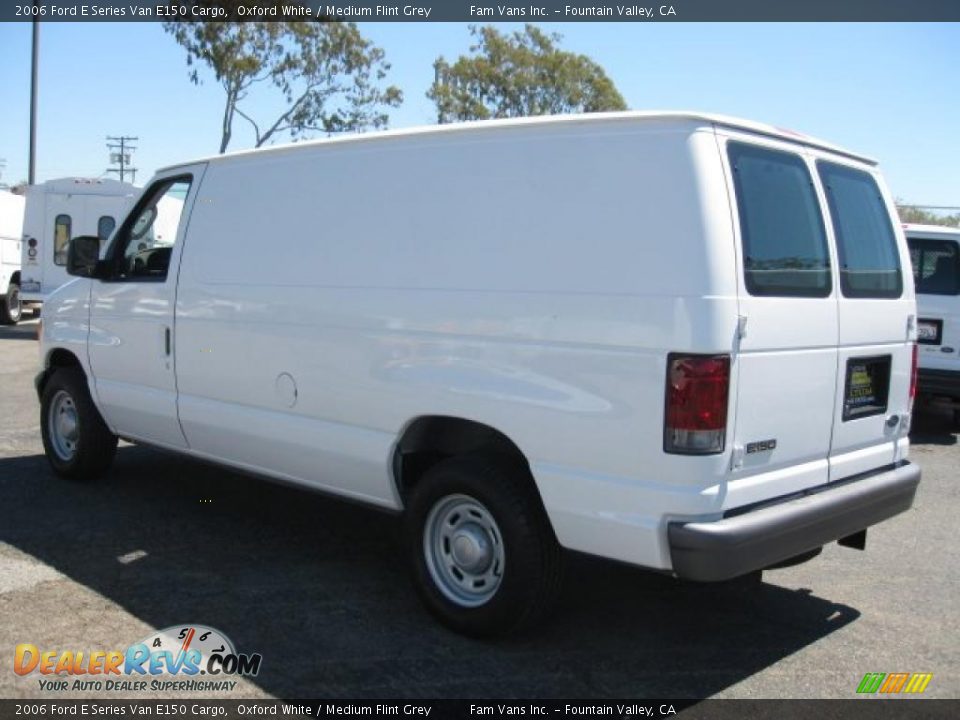 2006 Ford E Series Van E150 Cargo Oxford White / Medium Flint Grey Photo #4