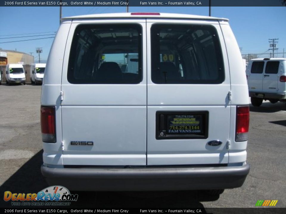 2006 Ford E Series Van E150 Cargo Oxford White / Medium Flint Grey Photo #5