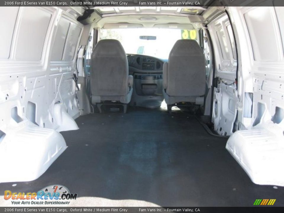 2006 Ford E Series Van E150 Cargo Oxford White / Medium Flint Grey Photo #7